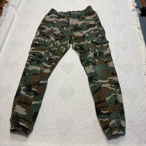 Amazon Camo Cargo Pants (M)
